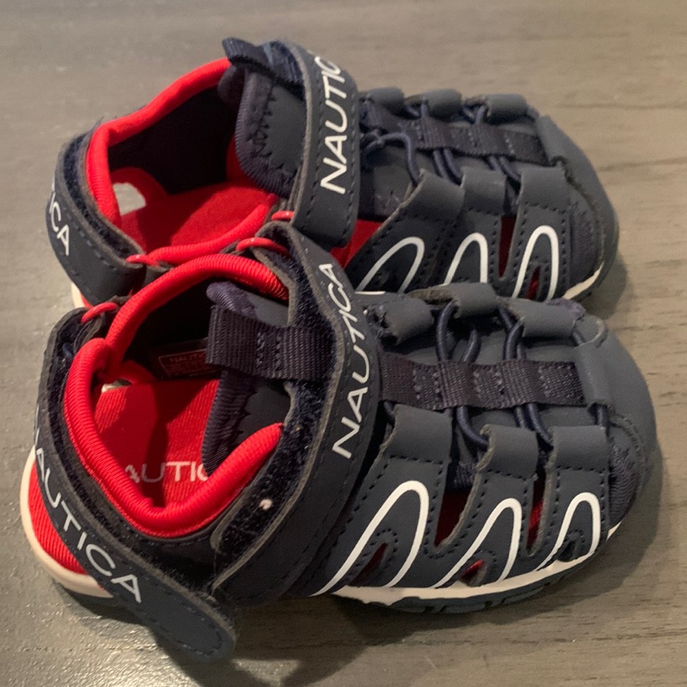 Nautica kids shoe - size 6, never worn
